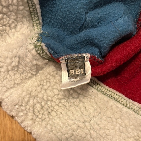 REI Multicolor Fleece Kids Hat - Picture 2 of 3